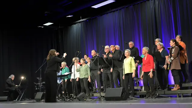 ProVocale mit ihrer Chorleiterin Salome Hölzle | Foto: Dieter Müller