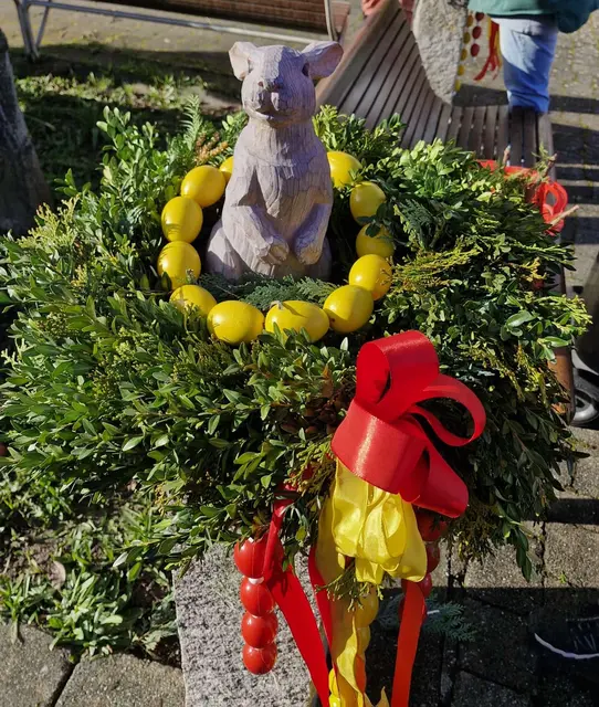 Osterhase am Fürfelder Bürgerhaus | Foto: Ute Lais