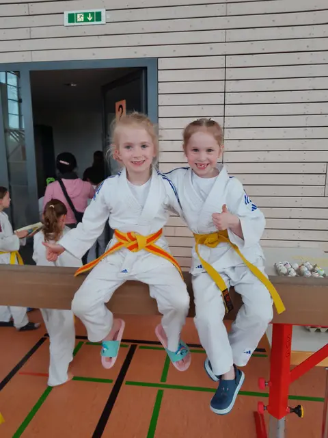 Mira und Johanna, je 2. Platz | Foto: Fam. Bopp