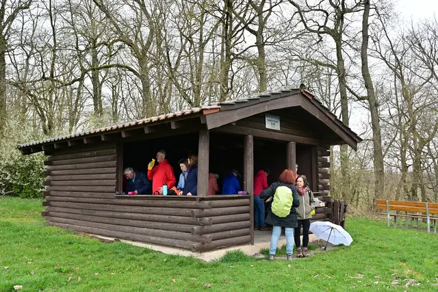 Pause bei der Lehrensteinsfelder Hütte. | Foto: Michael Harmsen