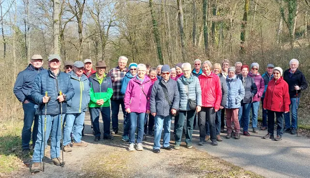 Gemeinsam wandern macht Spaß  | Foto: Elfriede Baier 