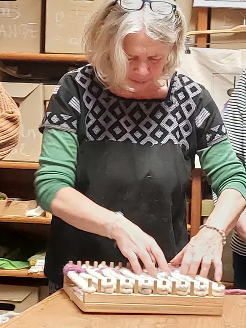 Frau Frank zeigt wies geht | Foto: Eigenes Bildmaterial