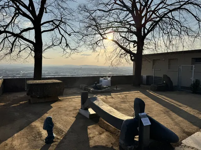 Mit ehrenamtlichem Engagement in vielen Stunden entstanden. Der Weinausschank beim Martin-Heinrich-Wengerthäusle am Wartberg. Hier hat man den schönsten Blick auf die Stadt. | Foto: Steffen Schoch
