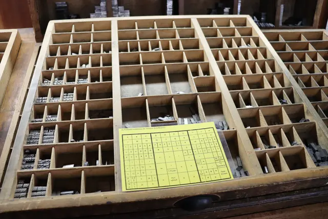 Setzkasten mit Schablone | Foto: Marga Specht