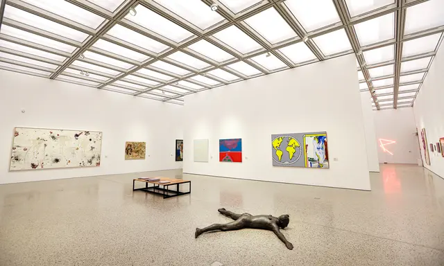 08_Ausstellungsansicht „FOCUS - Neue Blicke auf die Sammlung Würth“
Museum Würth 2, Foto: Ufuk Arslan

siehe auch: https://meine.stimme.de/kuenzelsau/c-bildung-soziales/die-8-klassen-im-museum-am-carmen-wuerth-forum_a279482 | Foto: Sammlung Würth