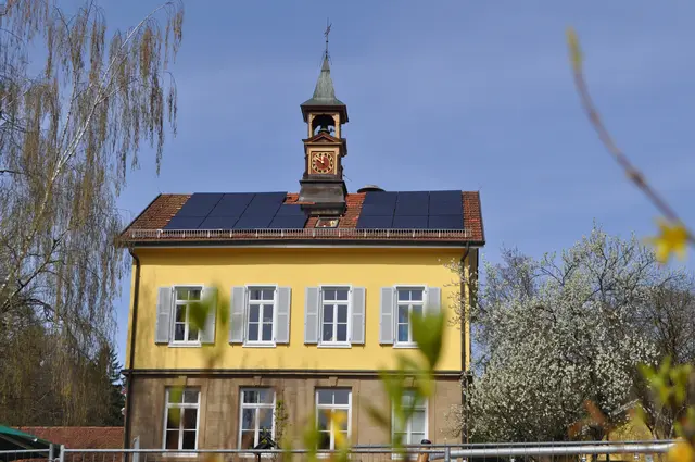 Sieht doch schön aus. Noch steht ein Bauzaun vor der Gartenfläche. | Foto: Daniela Somers