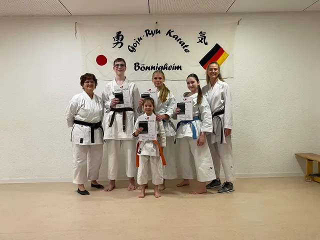 hintere Reihe v. l. n. r.: Manuela Gottlöber (4. Dan), Jonas Specht, Amelia Roczek, Zoe Schulz, Patricia Bisceglia (1. Dan)
vordere Reihe: Nyke Idler | Foto: TSV Bönnigheim Abteilung Goju Ryu Karate