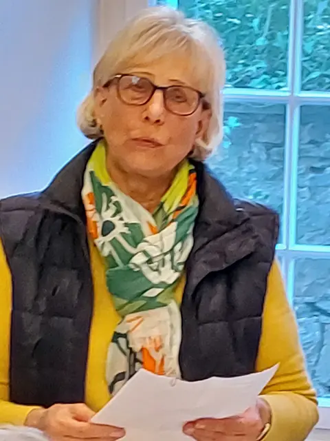 Frau Kreuzer gibt den Bericht der Kassenprüferin. | Foto: Eigenes Bildmaterial