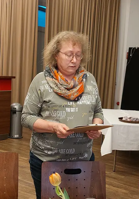 Frau Kohler-Lex gibt den Bericht der Kassiererin | Foto: Eigenes Bildmaterial