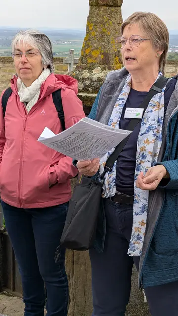 Führung mit Frau Doll (rechts) | Foto: B. Hahn