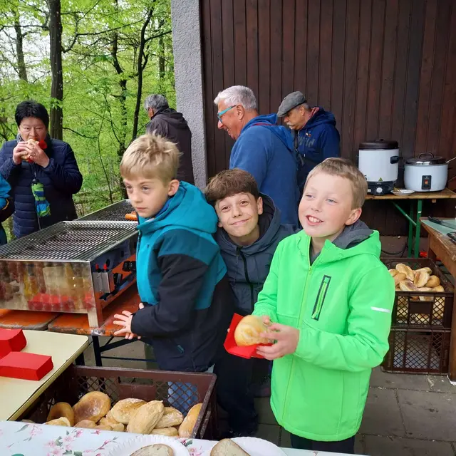 Der Nachwuchs am Grillstand | Foto: Albverein Weinsberg
