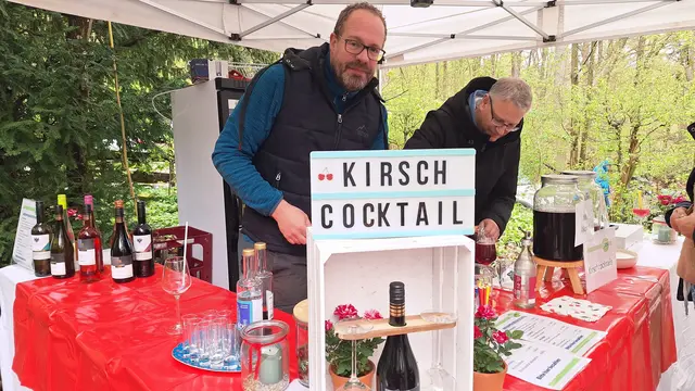 Begrüßung an der Kirschenbar | Foto: Albverein Weinsberg