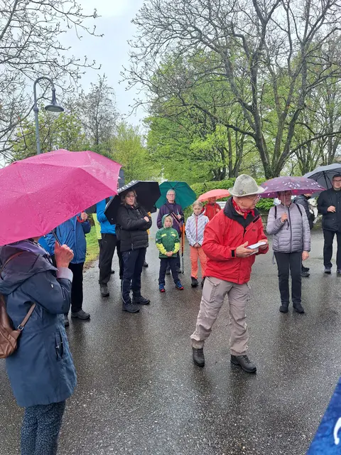 Erklärung vor dem Friedrichhof | Foto: Manfred Schaaf