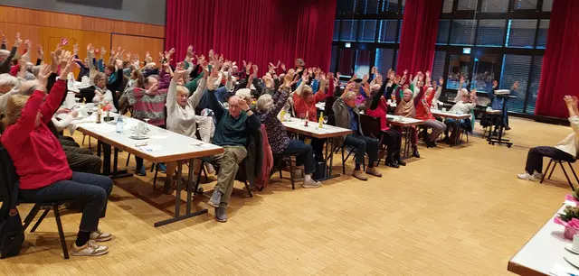 Auflockerungsübungen mit Ursula Urban | Foto: privat