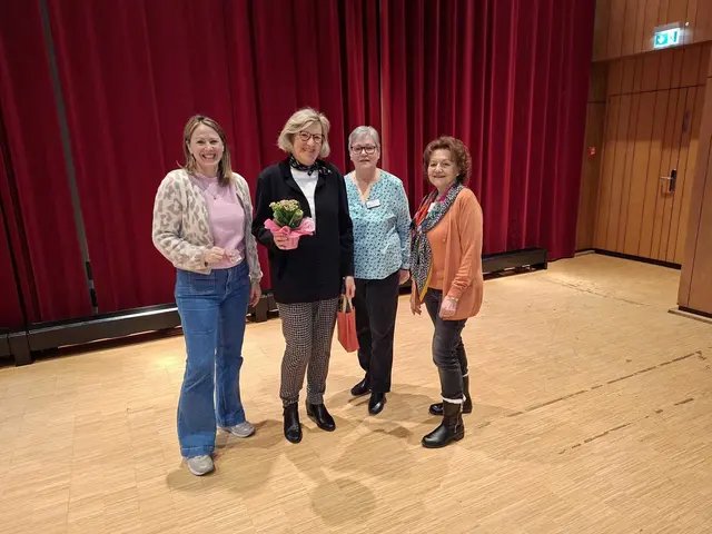 Ehrung für 25 Jahre Mitgliedschaft, Kerstin Stephan. (v.l, Kerstin Saal, Kerstin Stephan, Marie Fischer, Gaby Naumer) | Foto: privat