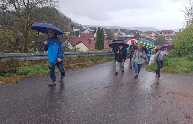Leichter Nieselregen beim Start | Foto: Manfred Schaaf