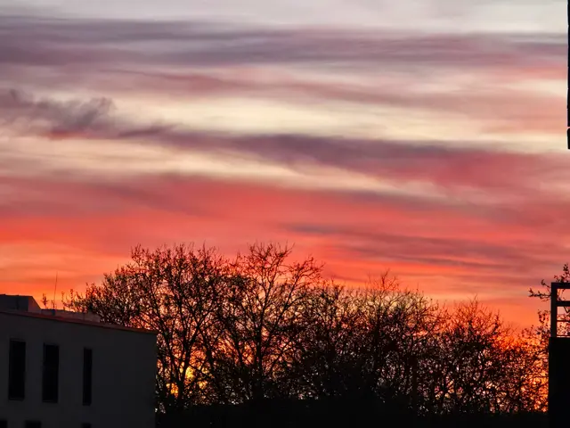 Hier der Blick in die andere Richtung, nach Westen, der Sonnenuntergang. | Foto: Heidrun Rosenberger