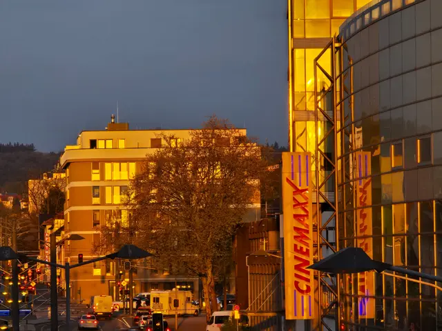 Alle umliegende Gebäude sind in "Gold" getaucht. | Foto: Heidrun Rosenberger