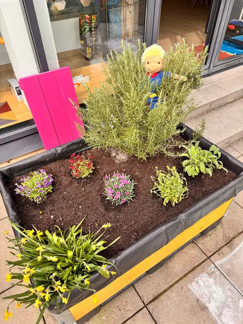 Bild: Auszubildende der Firma Bechtle AG  | Foto: Quelle: SLK-Kliniken