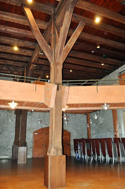 Die Balkenkonstruktion ist noch original in der Zehntscheune erhalten. | Foto: Daniela Somers