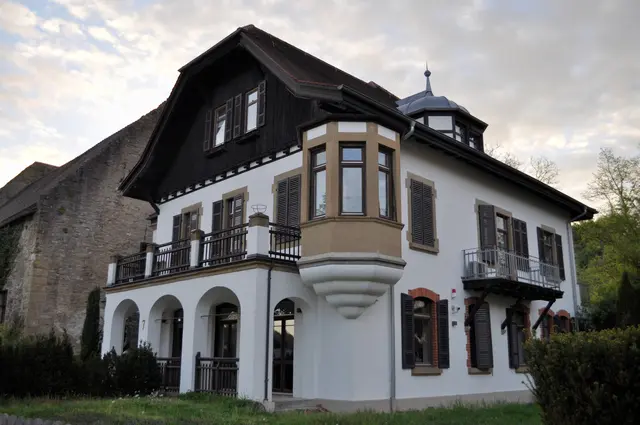 Erbaut wurde die Villa Monrepos um 1904. Heute ist dort eine Zahnarztpraxis. | Foto: Daniela Somers