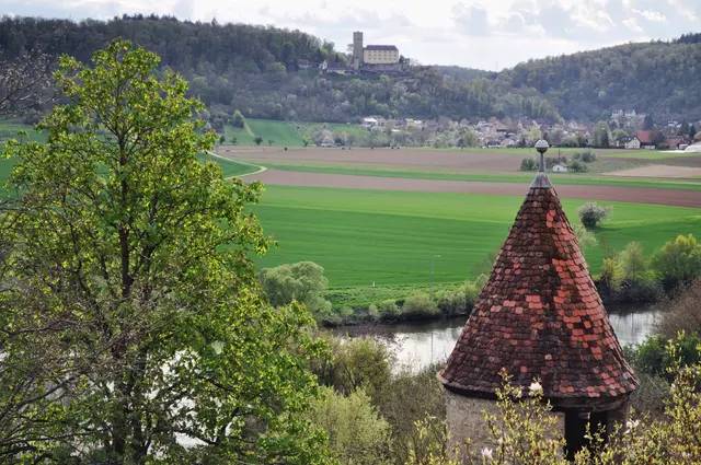 Ein wunderschöner Ausblick von der Terrasse des Schlosses. | Foto: Daniela Somers