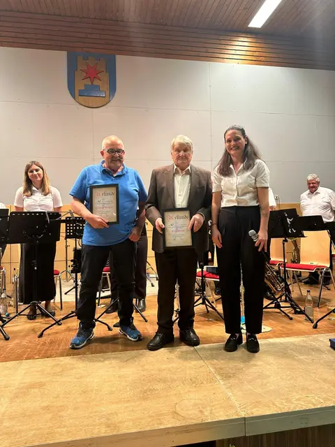 Ehrungen der passiven Gründungsmitglieder für 40-jährige treue Mitgliedschaft durch den Verein - v.l.n.r.: Richard Wagner, Fritz Haas, Isabell Ungerer (erste Vorsitzende) | Foto: privat: Ramona Wagner