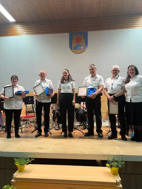 Ehrungen der aktiven Gründungsmitglieder für 40jährige treue Mitgliedschaft durch den Verein - v.l.n.r.: Ulrike Zöller, Peter Zöller, Isabell Ungerer (erste Vorsitzende), Holger Haas, Gert Ponelies, Sabrina Kálmán (zweite Vorsitzende) | Foto: privat: Ramona Wagner