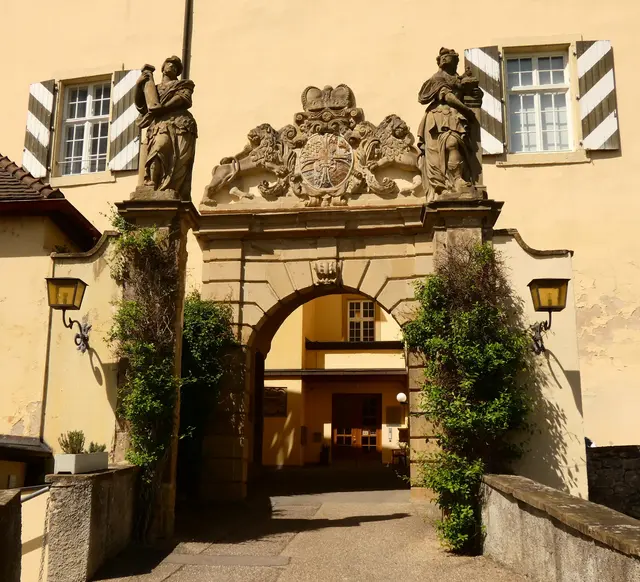 Eingangsportal zum Schloss Horneck.  | Foto: sigischlottke