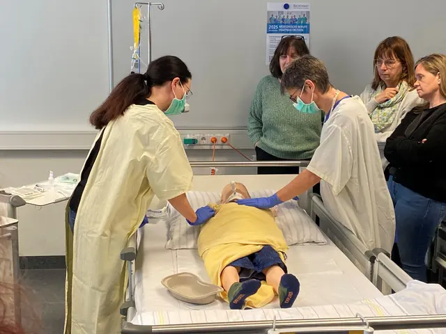 Bild: SLK-Mitarbeitende beim Fortbildungstag „Fit für Pädiatrie“ | Foto: Quelle: SLK-Kliniken