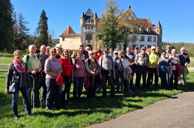 Rund um Jagsthausen ging es bei der April-Seniorenwanderung des Schwäbischen Albvereins, Orstgruppe Untersteinbach. Bei der Tour, die von Gerlinde und Werner Habel geführt wurde, ging es unter anderem zur Götzenburg. | Foto: Schwäbischer Albverein, Ortsgruppe Untersteinbach / Dietmar Binder