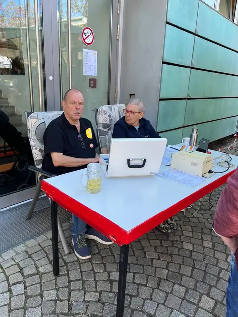 Herbert und Sieglinde Burkhardt an der Kasse | Foto: Freie Wähler 