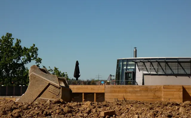 Krasser Unterschied zwischen Sauna und Baustelle.   | Foto: sigischlottke