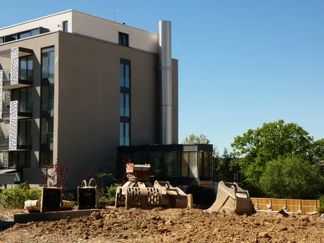 Das moderne und relativ neue Hotel Saline ist Kulisse für verschiedene Baggerschaufeln. | Foto: sigischlottke
