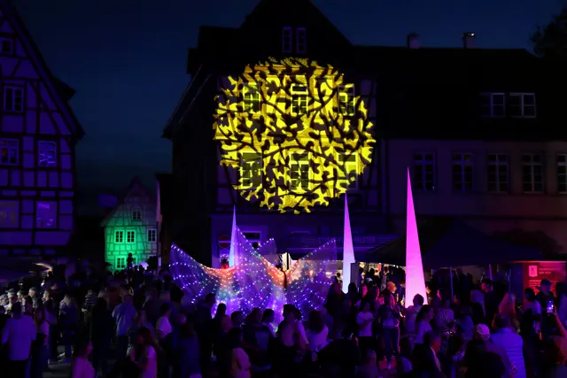 Die Stelzenläufer verbreiten eine zauberhafte Stimmung | Foto: Daniela Harrer
