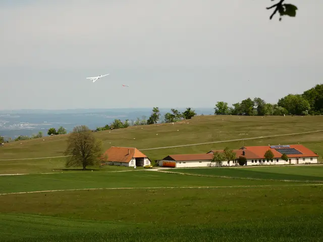 Hier wird grade ein Flieger mit der Seilwinde nach oben gezogen.   | Foto: sigischlottke