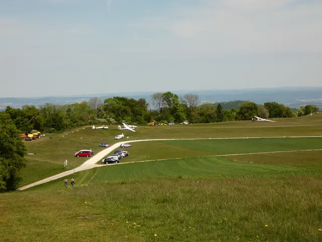 Von oben hat man einen tollen Blick auf den Segelflugplatz.   | Foto: sigischlottke