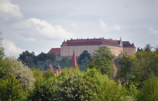 Blick aufs Schloss. Allerdings hat die Zeit für einen Besuch dort nicht gereicht. | Foto: Daniela Somers