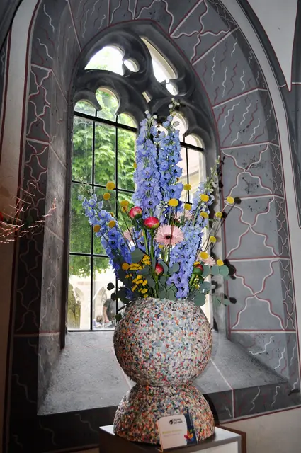 Der richtige Rahmen für die Blumenkunst | Foto: Daniela Somers