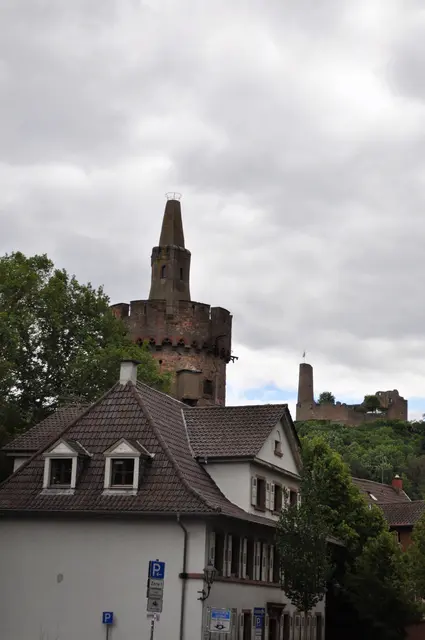 Der Rote Turm, Teil der alten Stadtbefestigung | Foto: Daniela Somers