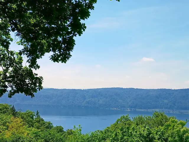 Ausblicke vom Biergarten auf den See.  | Foto: sigischlottke