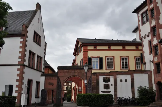 Schloss Weinheim scheint eine große Anlage zu sein. Leider hat mir die Zeit für weitere Erkundungen gefehlt. | Foto: Daniela Somers