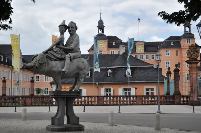 Skulpur "Glücksschwein von Schwetzingen" von Peter Lenk