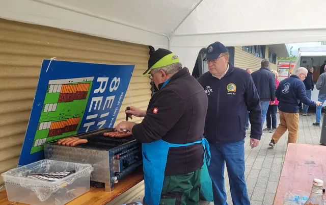 Männer am Grill | Foto: Heike Donges