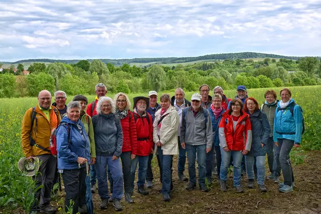 Die Mittwochswandergruppe des Schwäbischen Albvereins Weinsberg inmitten prächtiger Natur. | Foto: Michael Harmsen