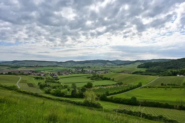 Herrlicher Blick auf Hößlinsülz und die Löwensteiner Berge. | Foto: Michael Harmsen
