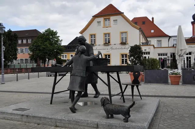 Figurengruppe Spargelfrau von Franz W. Müller-Steinfurth