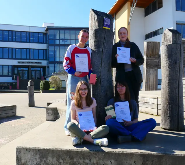 Erfolgreich beim Landeswettbewerb Alte Sprachen: Katharina Fiebich, Emma Münch, Karla Frey und Jana Brüssel | Foto: Sonja Popst