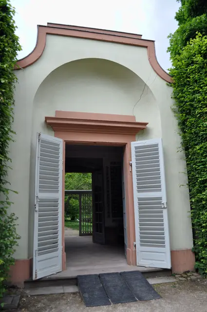 Schwetzinger Schlossgarten, Porzellanhäuschen
