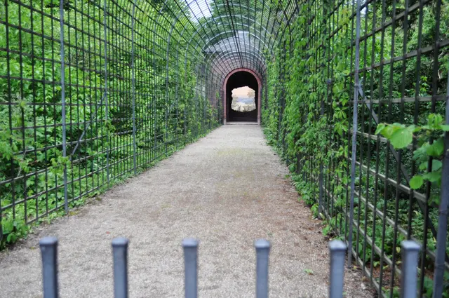 Schwetzingen Schlosspark. Perspektiv mit dem „Ende der Welt“.